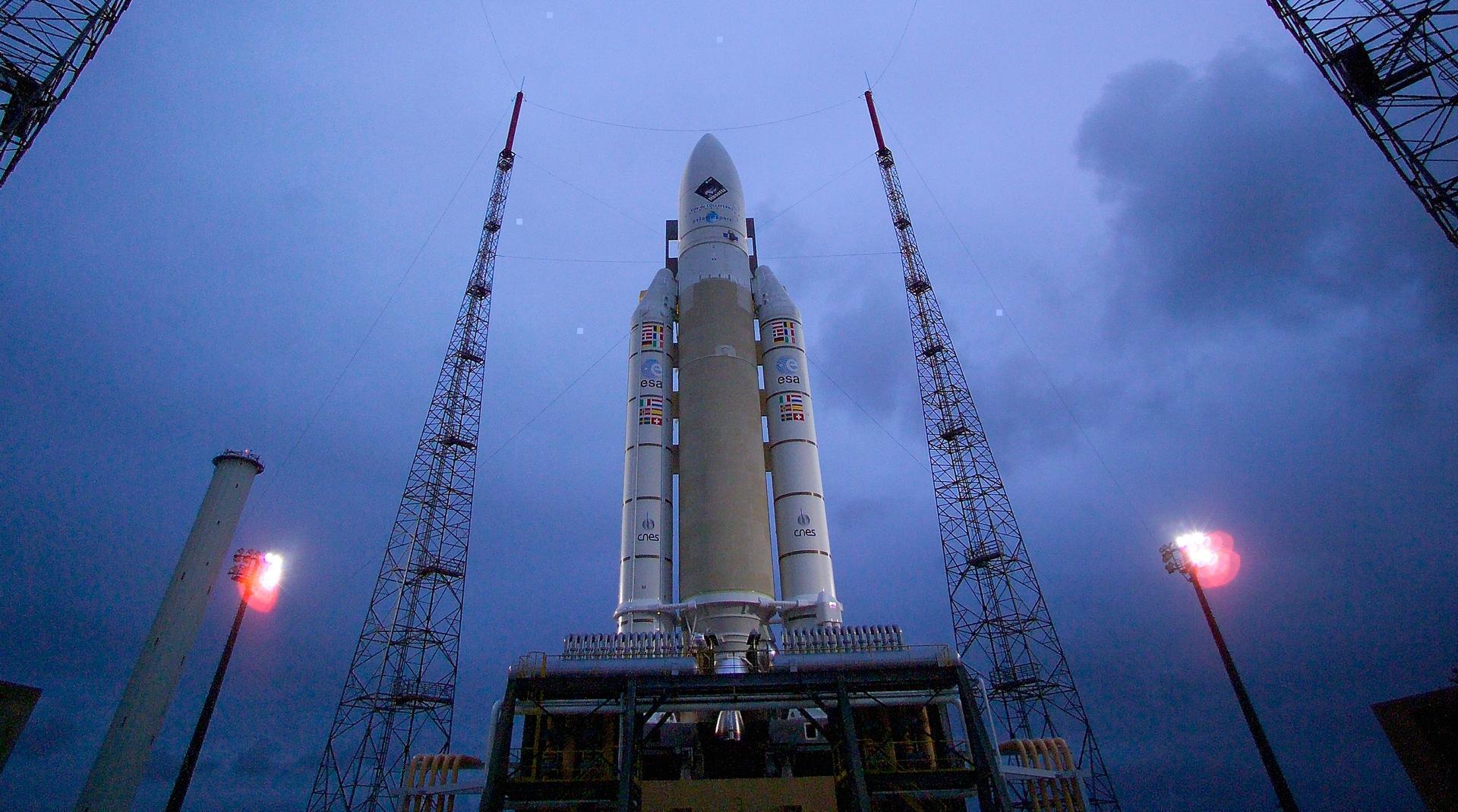 Ariane 5 G+ | Helios 2A, Essaim 1, 2, 3, 4, PARASOL, Nanosat 01